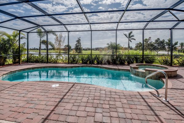 Pool Enclosure Cleaning in Sumter